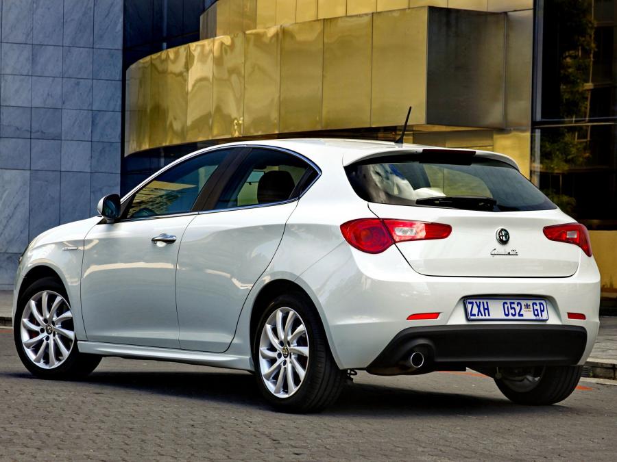  Alfa Romeo Giulietta 2011 года  (ZA) (фото 4 из 7)